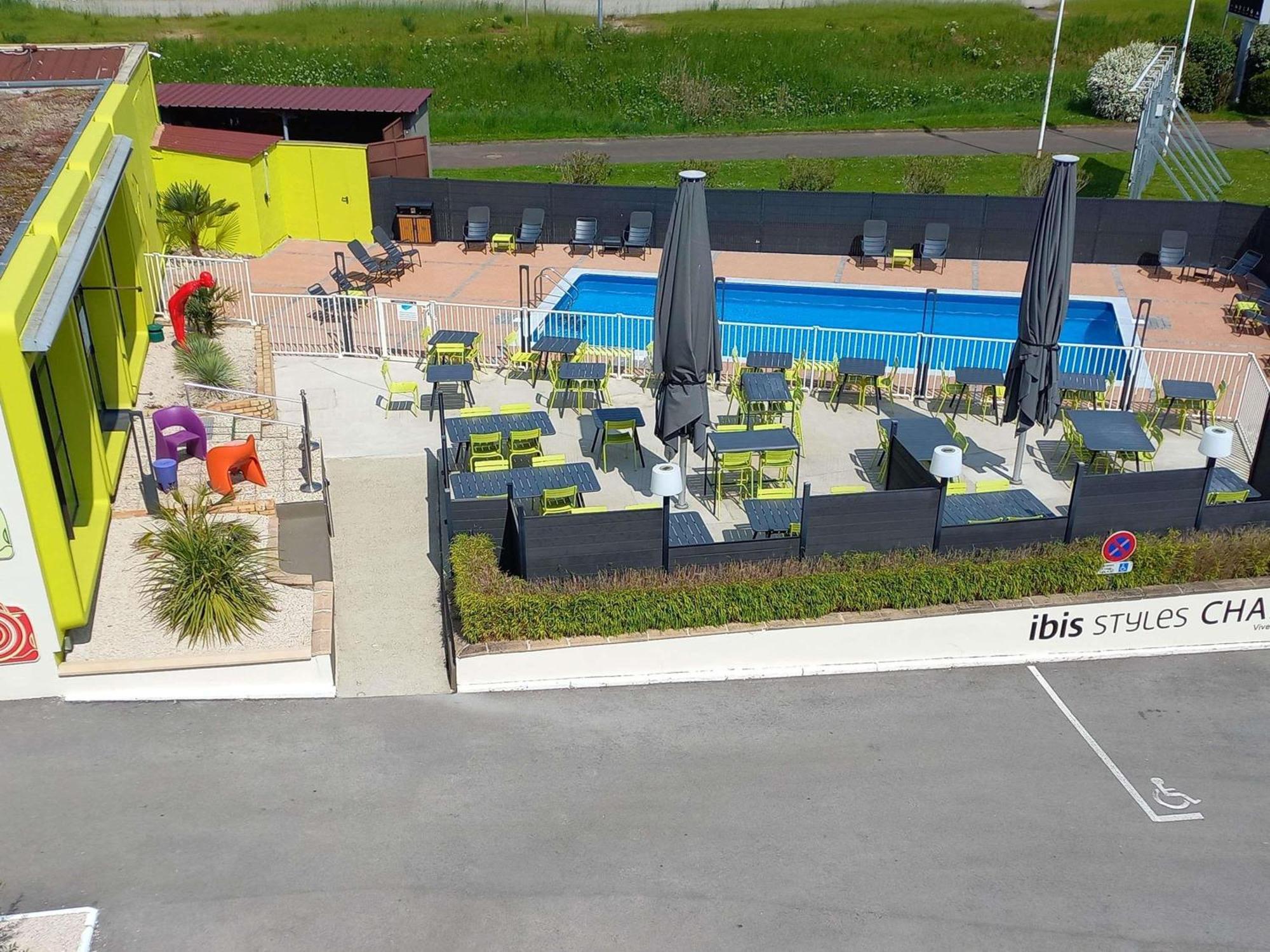 Hotel Ibis Styles Chalon Sur Saone Exterior foto