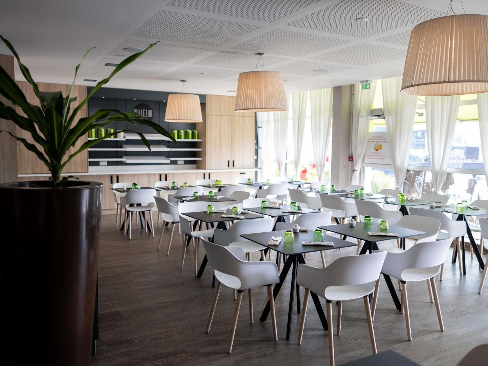 Hotel Ibis Styles Chalon Sur Saone Exterior foto
